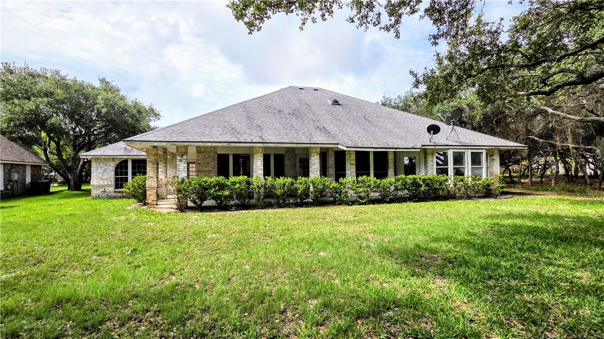 409 Champions Dr Property Photo 37