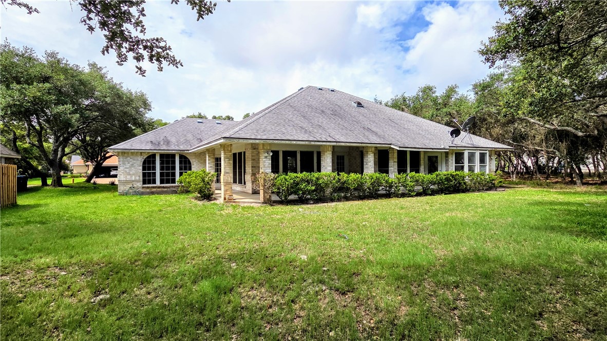 409 Champions Dr Property Photo 39
