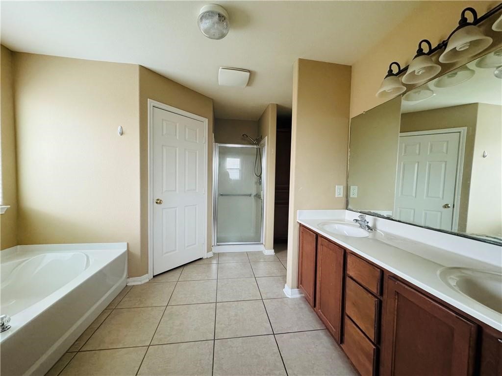 7541 Exeter Ct Property Photo 11