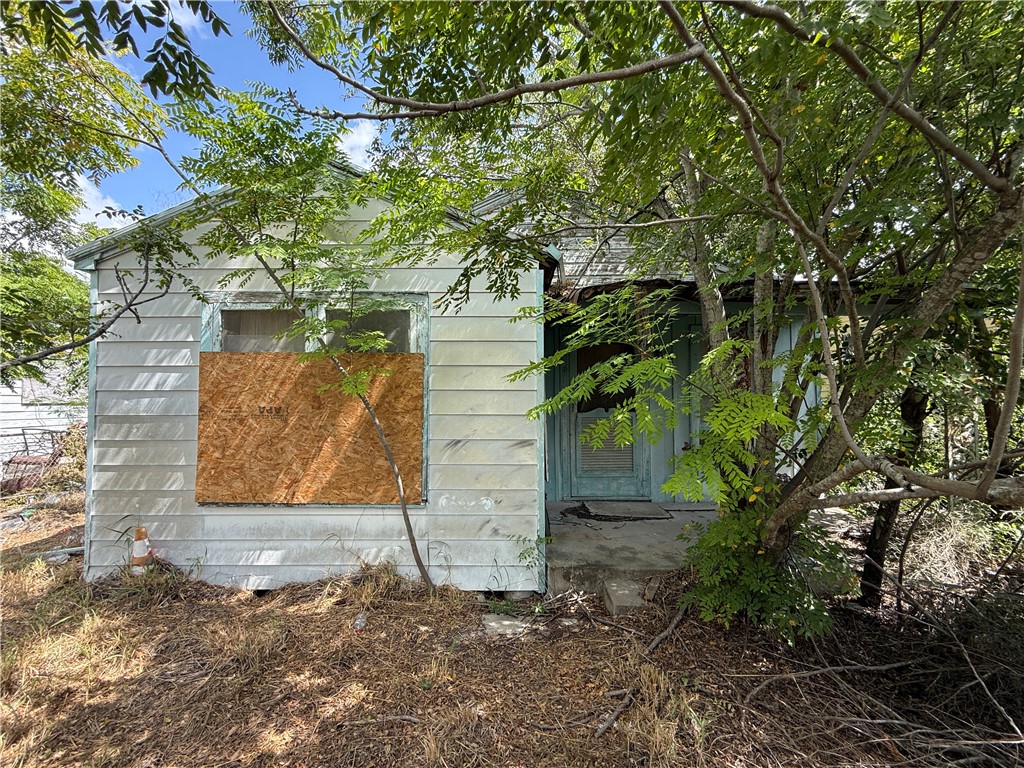 1315 Ruben Chavez Road Property Photo 1
