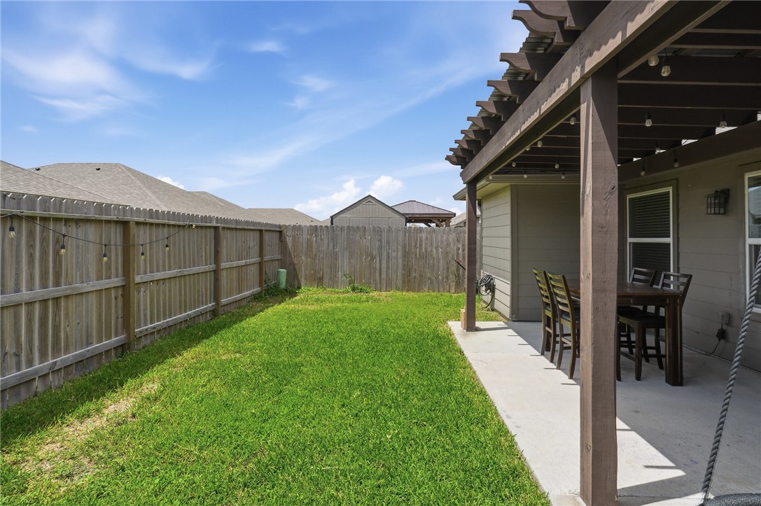 7526 Loyd Neal Dr Property Photo 27