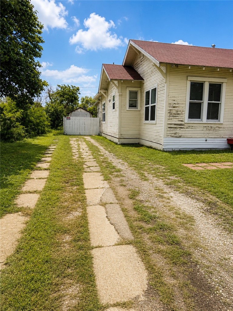 542 Mcintyre Ave Property Photo 16