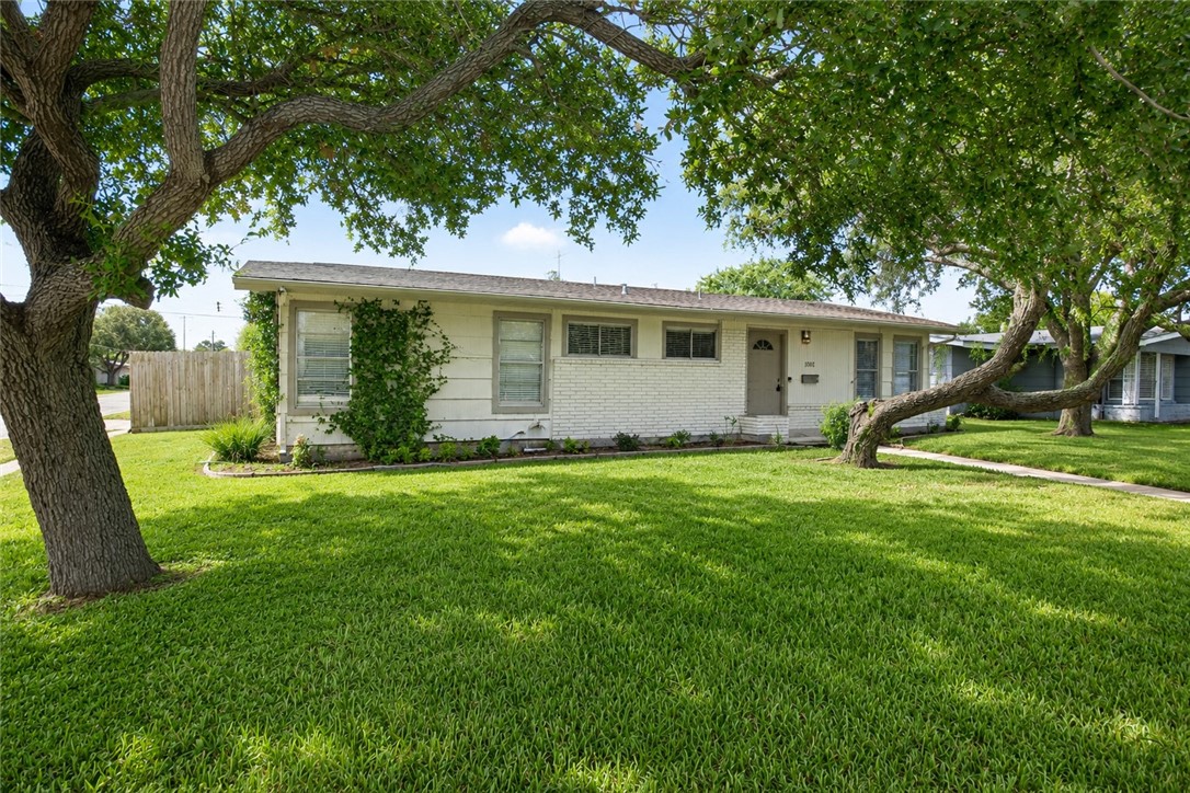 1001 Driftwood Pl Property Photo 1