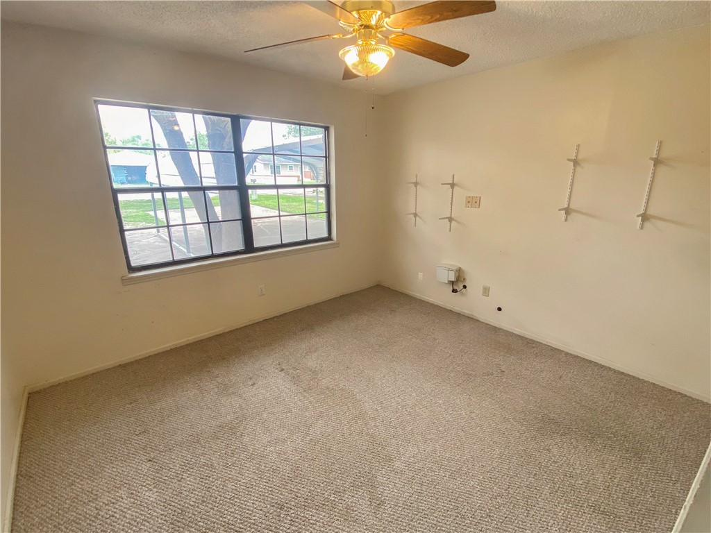908 Fannin St Property Photo 16