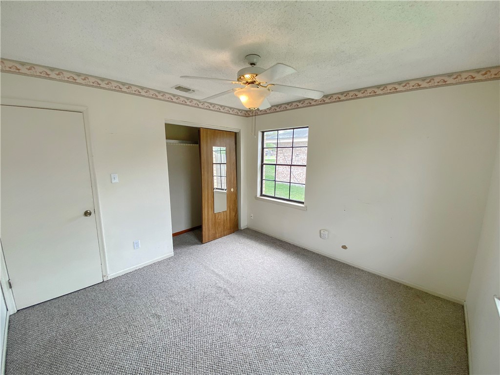908 Fannin St Property Photo 19