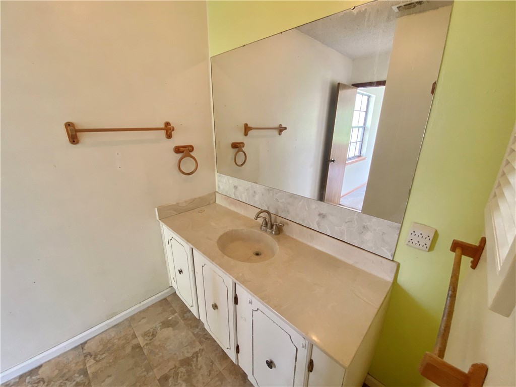 908 Fannin St Property Photo 23
