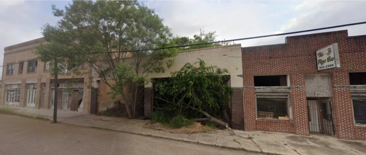 107 E Main St Property Photo 1