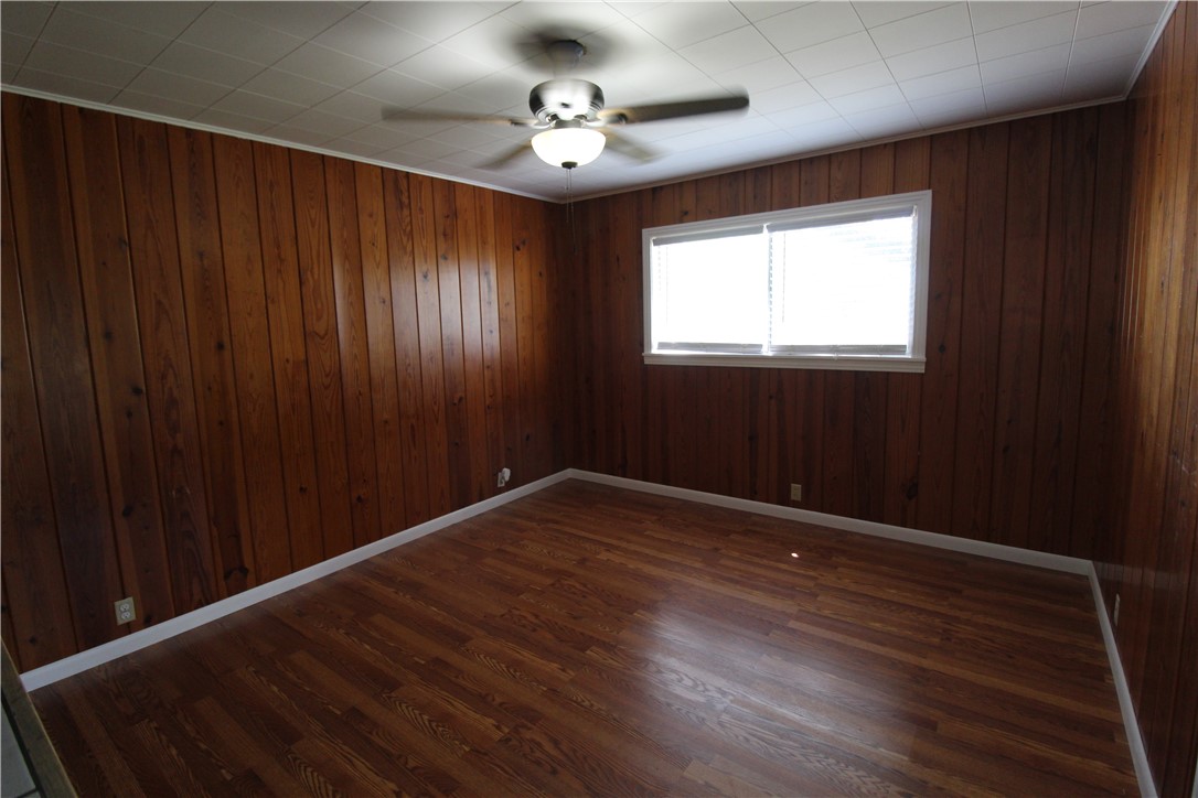 519 Field Ave Property Photo 9