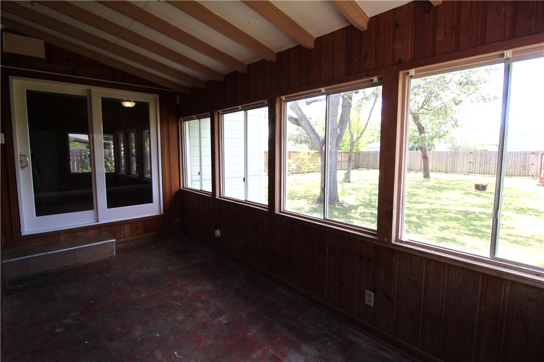 519 Field Ave Property Photo 27
