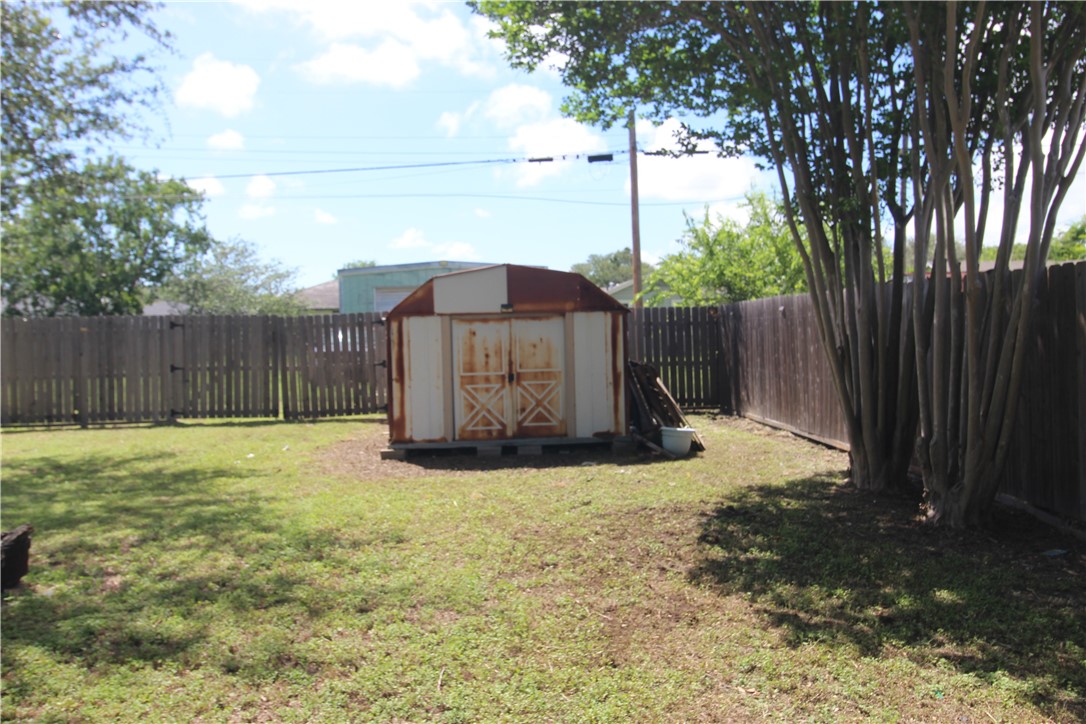 519 Field Ave Property Photo 30