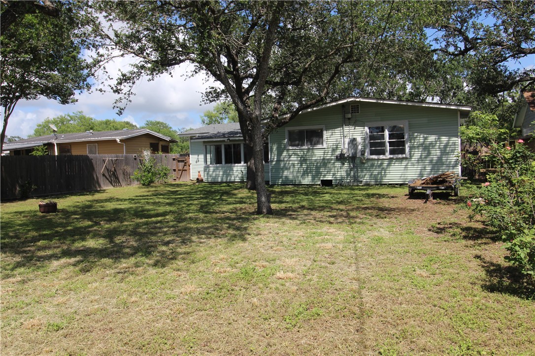 519 Field Ave Property Photo 33