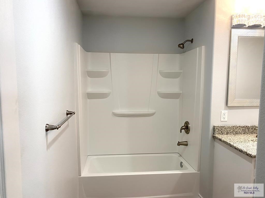 910 Dolores St Property Photo 16