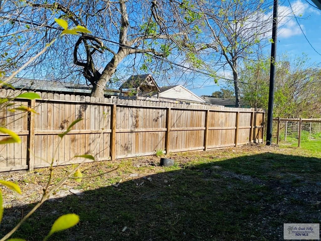910 Dolores St Property Photo 22