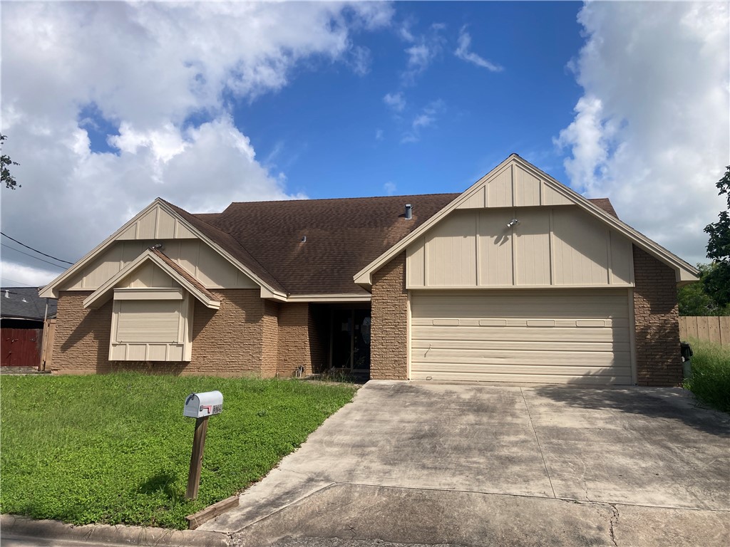 13729 River Forest Dr Property Photo 1