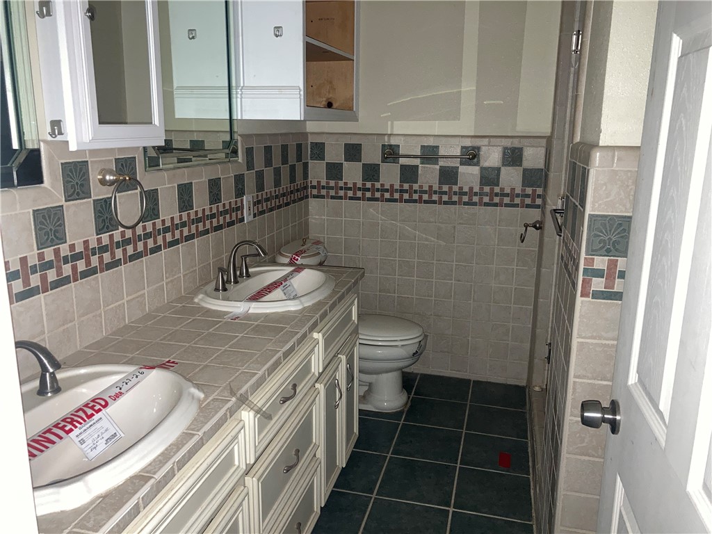 13729 River Forest Dr Property Photo 9