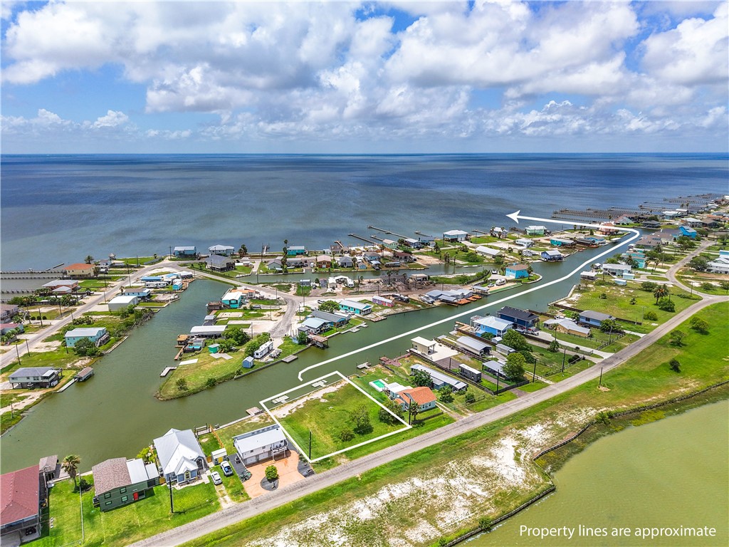 525-527 Copano Cove Property Photo 2