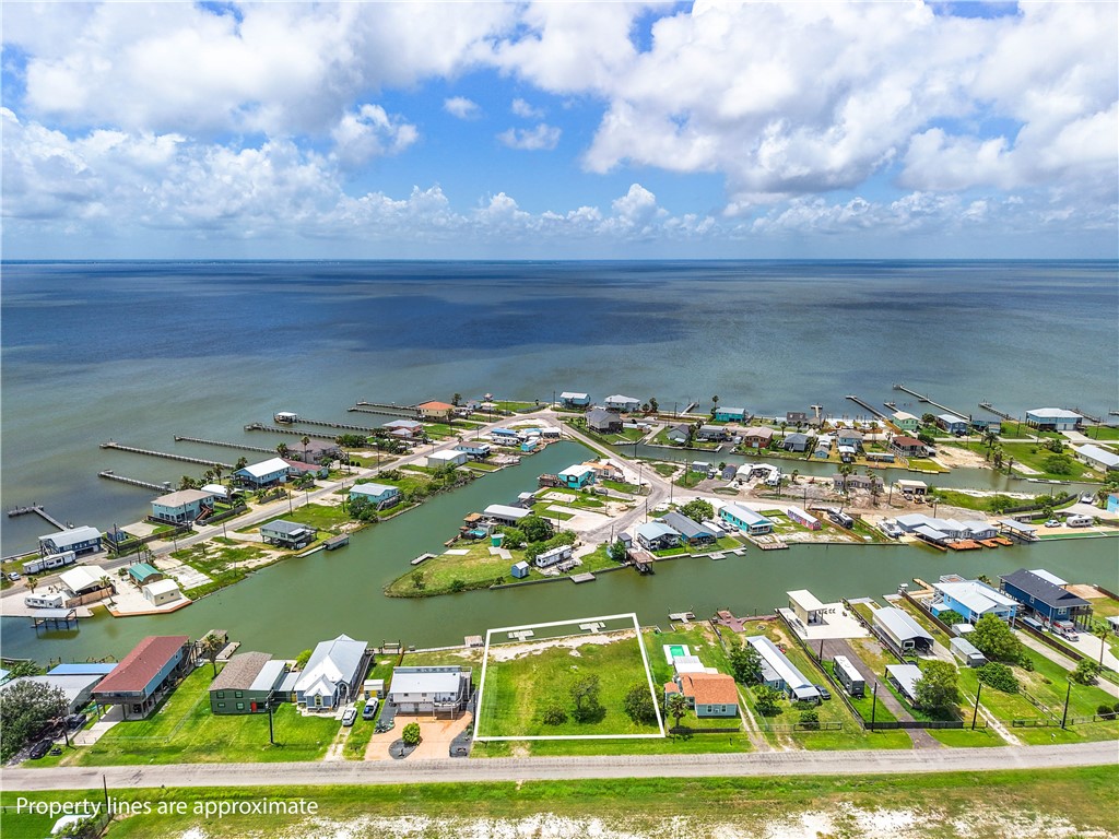 525-527 Copano Cove Property Photo 6