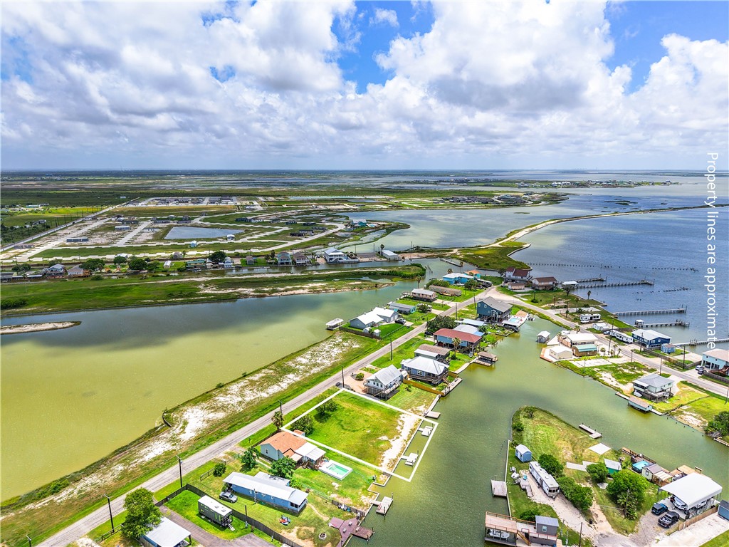 525-527 Copano Cove Property Photo 8