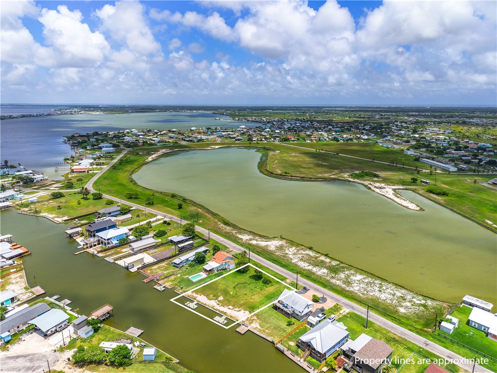 525-527 Copano Cove Property Photo 11