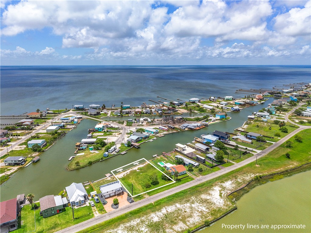 525-527 Copano Cove Property Photo 12