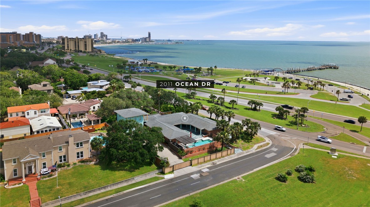 2011 Ocean Dr Property Photo 1