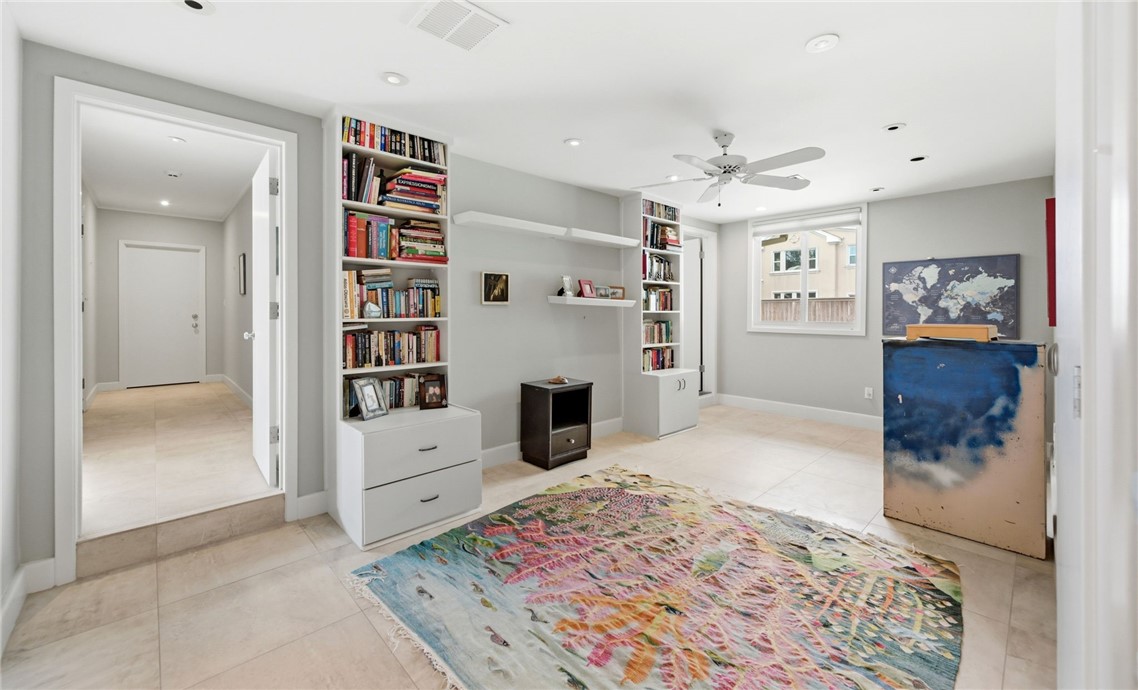 2011 Ocean Dr Property Photo 24