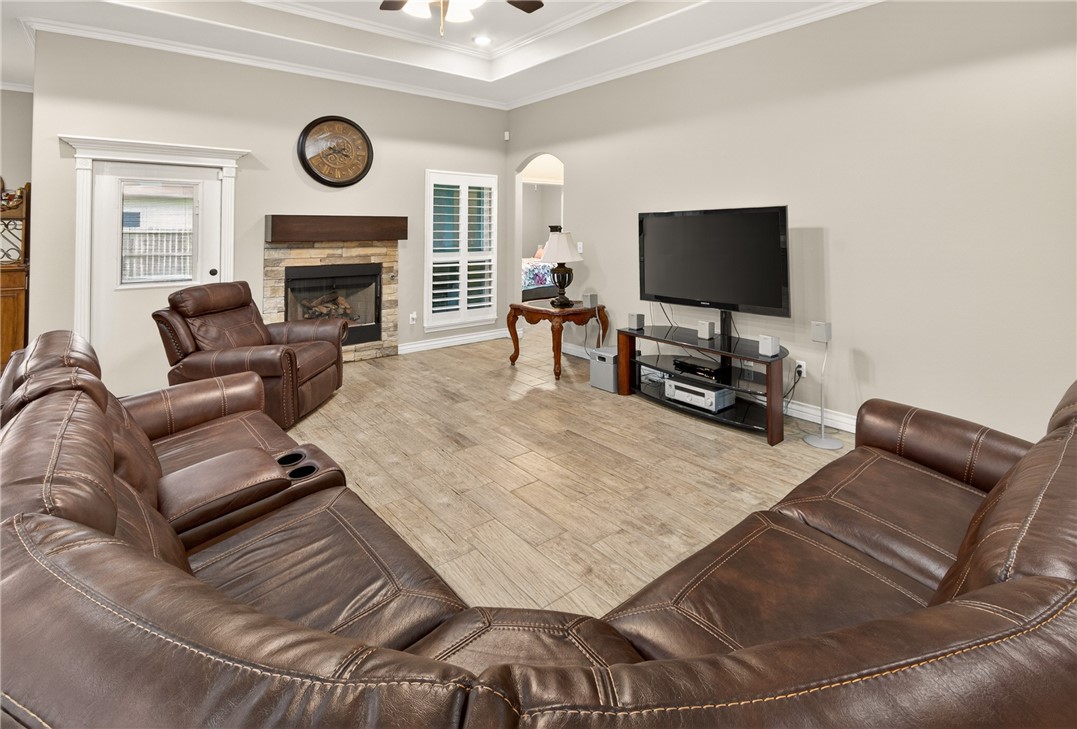 7814 Superman Dr Property Photo 5