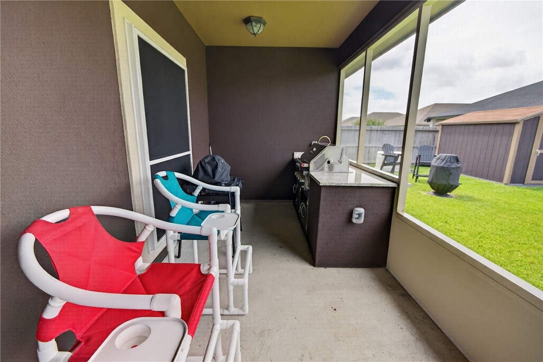 7814 Superman Dr Property Photo 28
