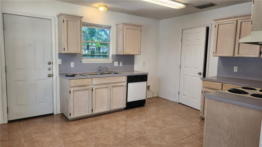 7841 Impala Dr Property Photo 4