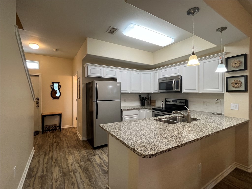 15128 Dory Dr Property Photo 4