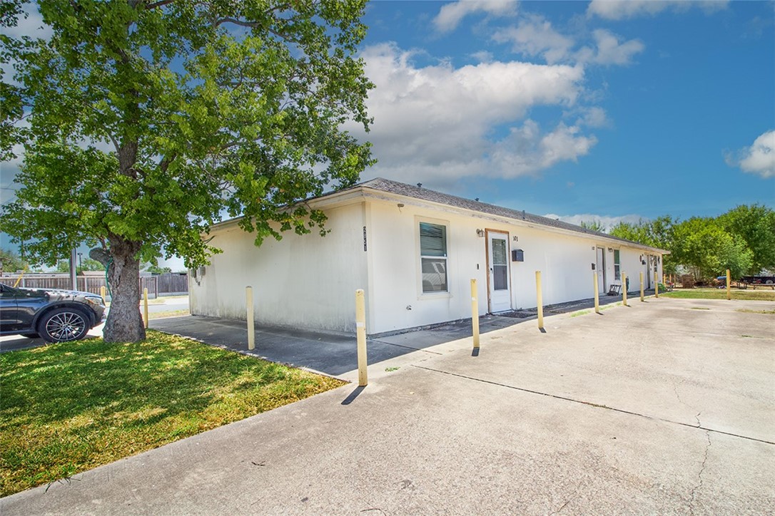 2851 Highland Ave