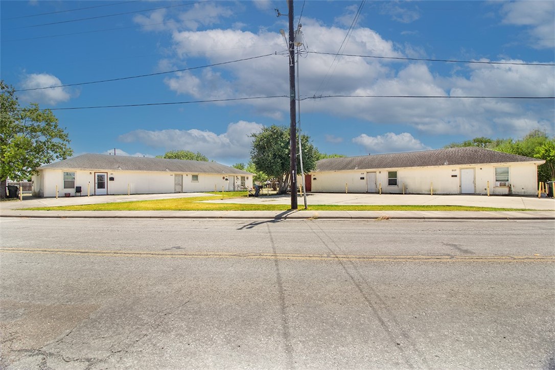 2851 Highland Ave Property Photo 3