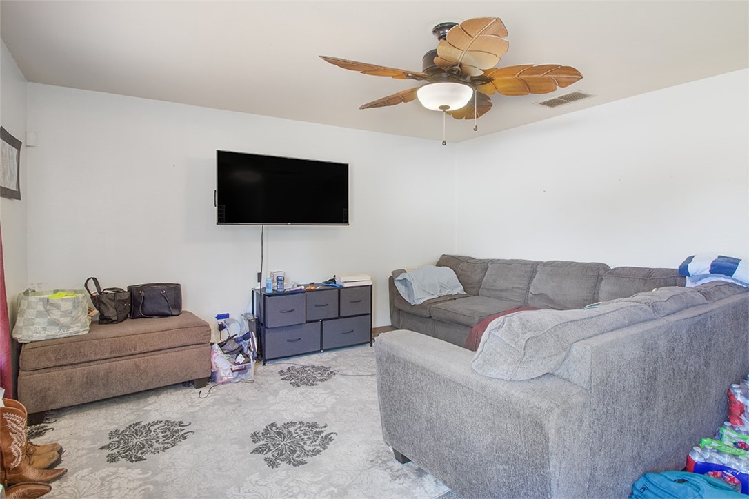 2851 Highland Ave Property Photo 5
