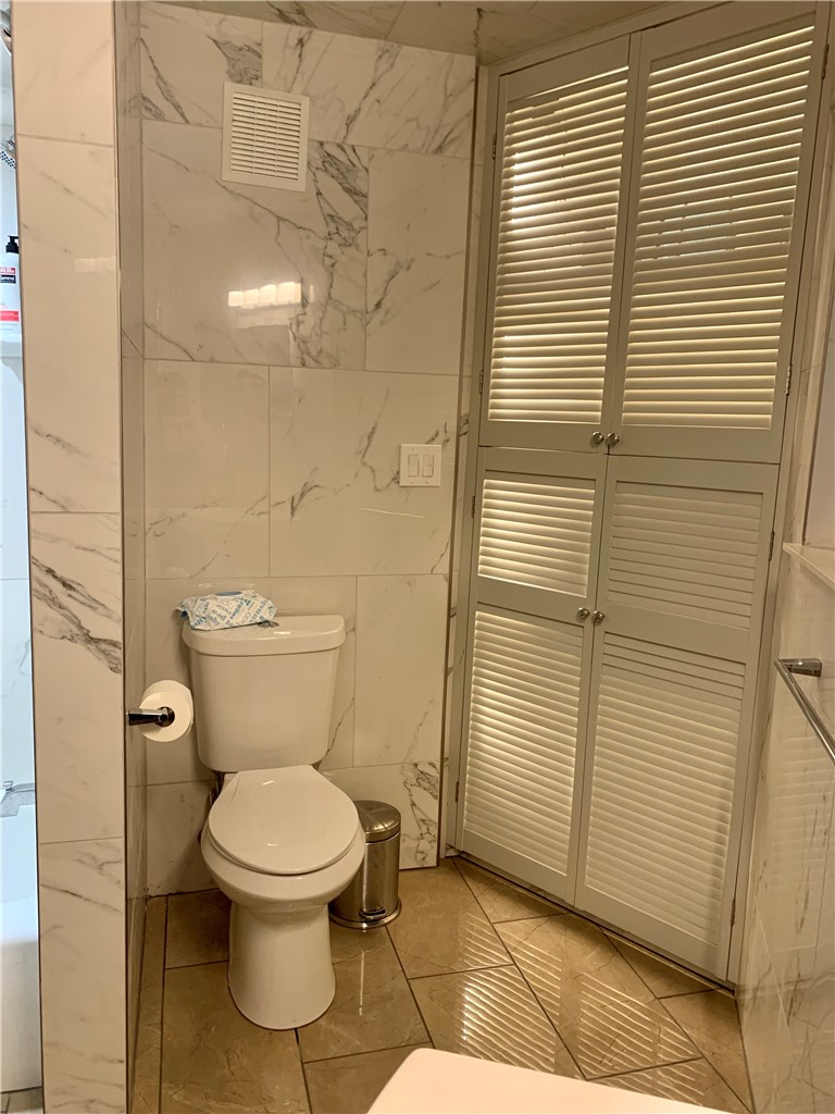 5926 S Alameda St S Property Photo 15