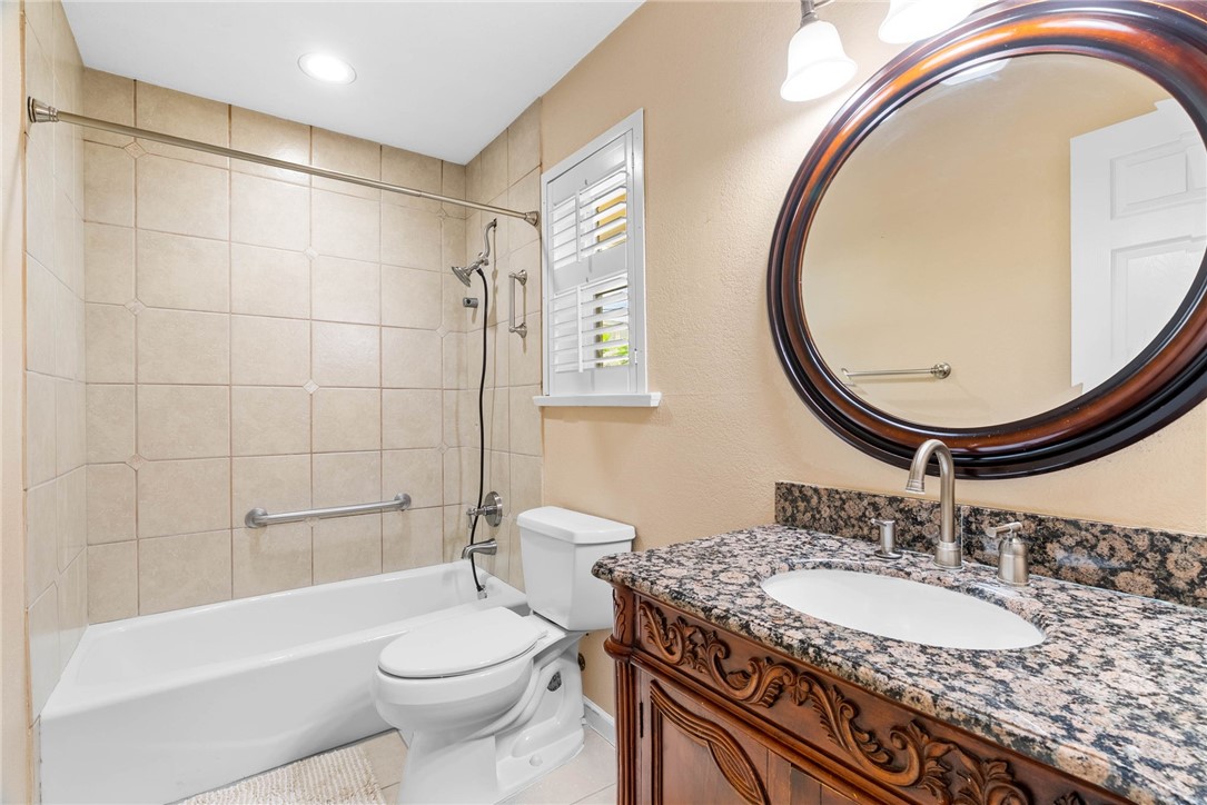 1613 Sandalwood Dr Property Photo 4