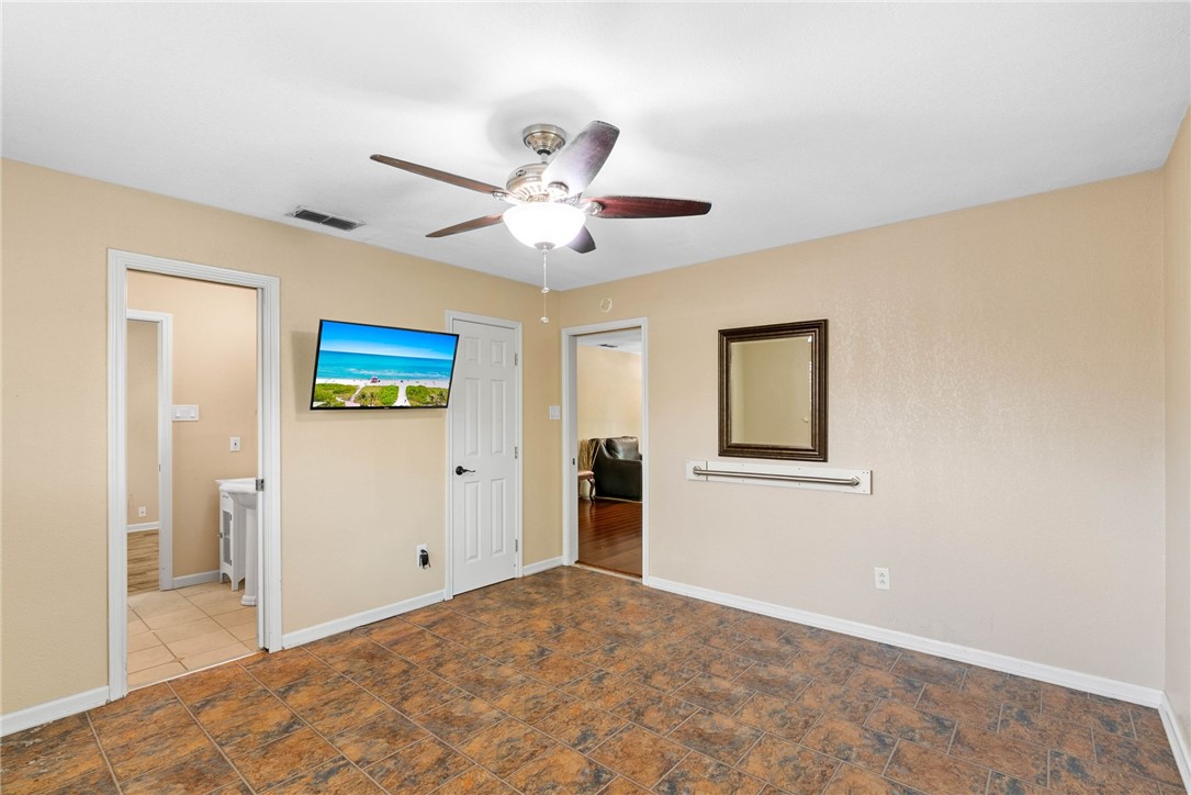 1613 Sandalwood Dr Property Photo 11