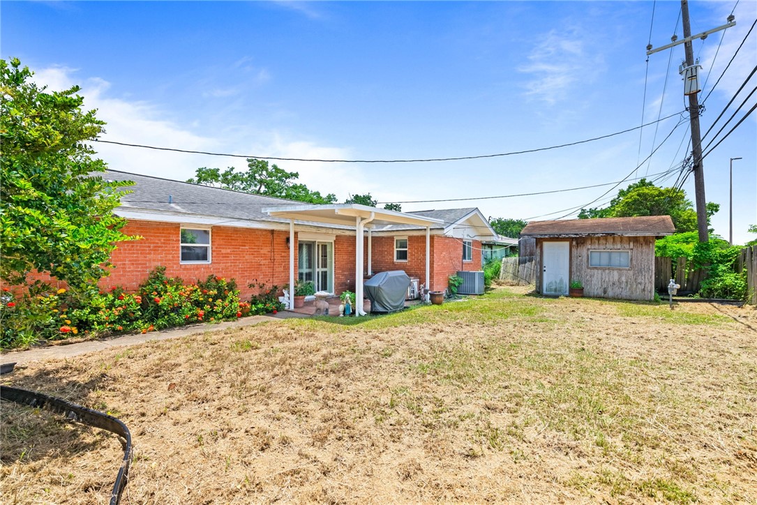 1613 Sandalwood Dr Property Photo 20