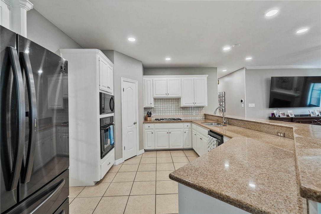 7813 Charlero Dr Property Photo 9