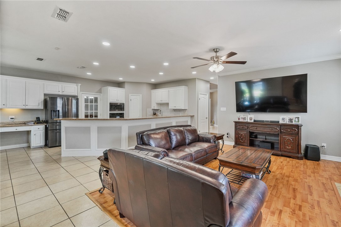 7813 Charlero Dr Property Photo 11