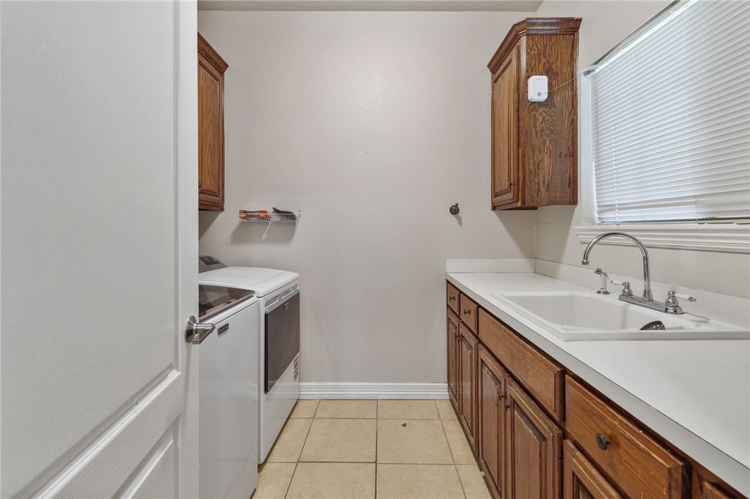 7813 Charlero Dr Property Photo 29