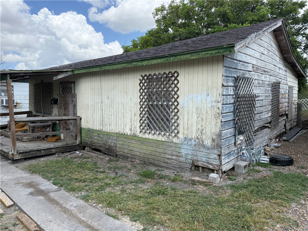 933 Ross Al 1/2 Property Photo 1