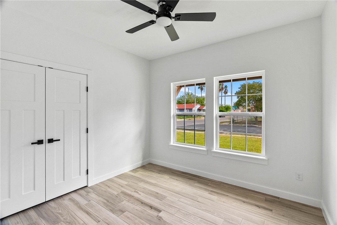2925 Rogers St Property Photo 13