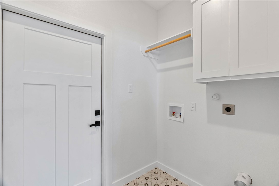 2925 Rogers St Property Photo 14