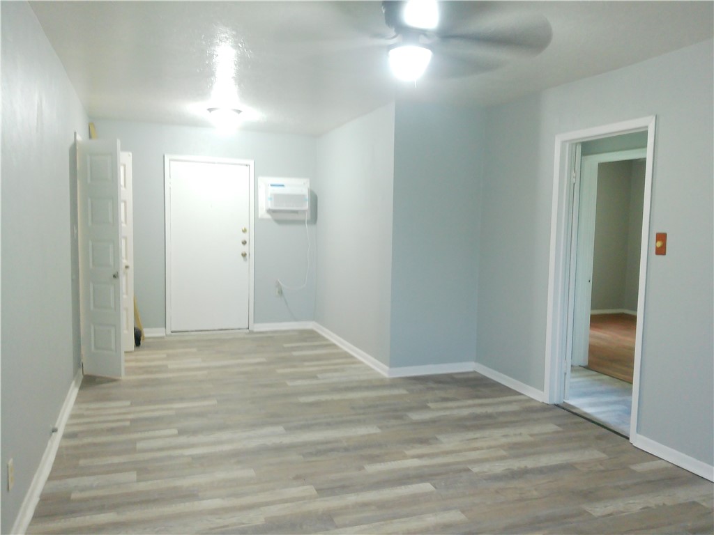 1722 Tarlton St Property Photo 3