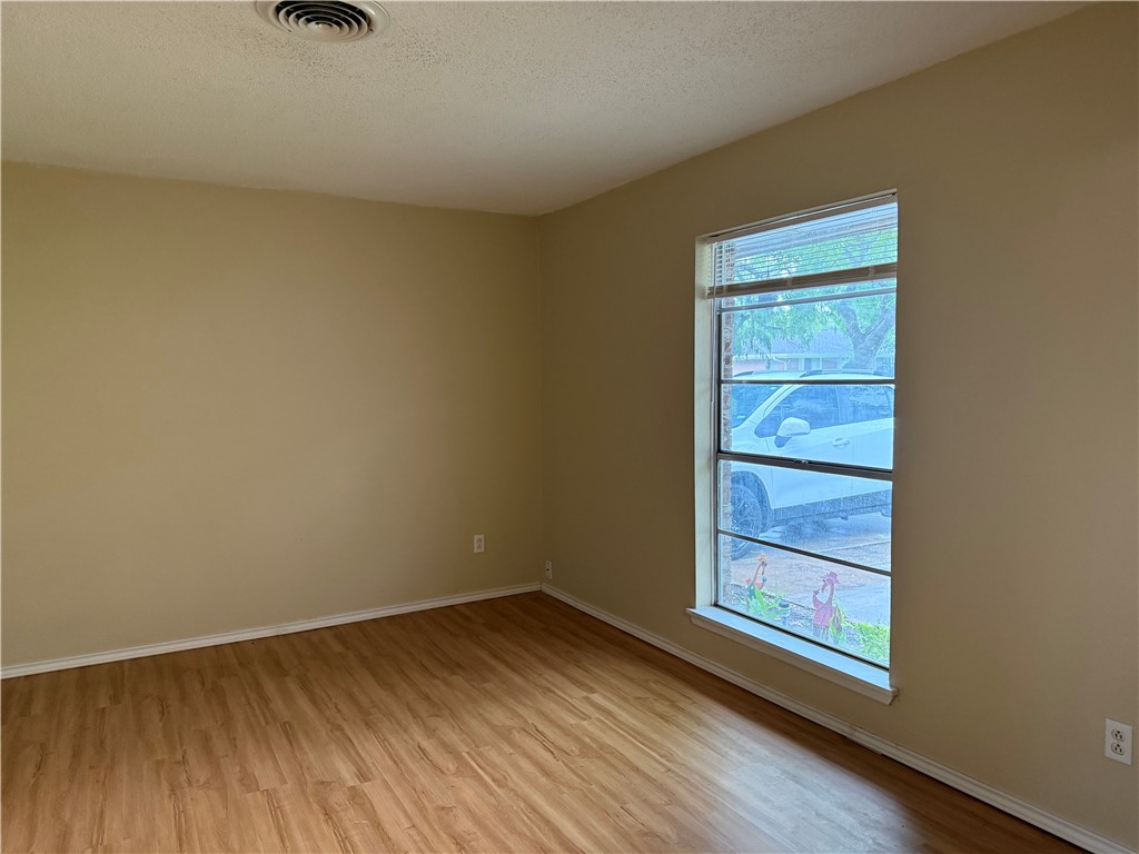 1008 Diomede Dr Property Photo 11