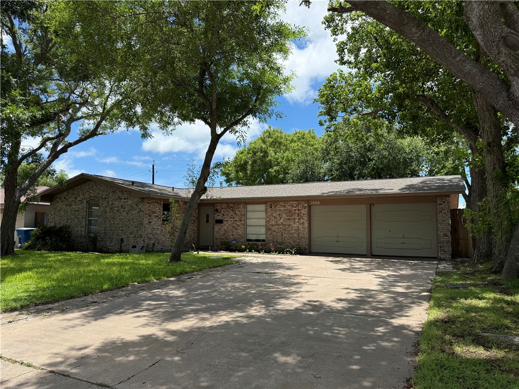 1008 Diomede Dr Property Photo 18