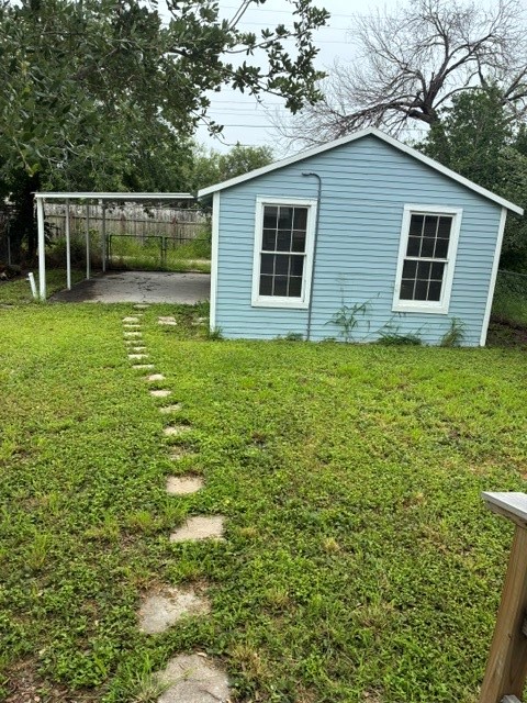309 E Hoffman Ave Property Photo 11
