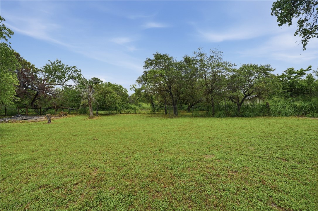 109 Fm 1360 Property Photo 31