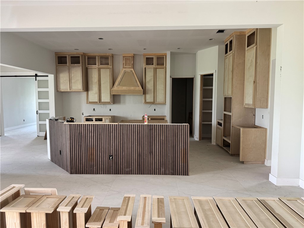 2118 Arabian Property Photo 3