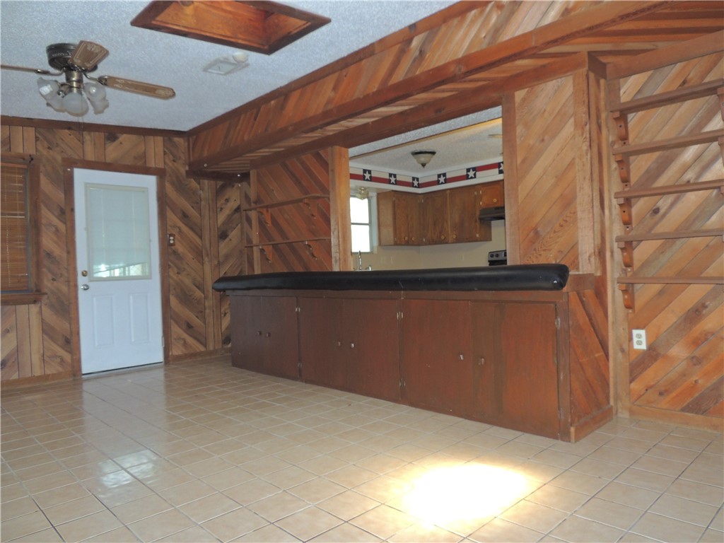 2187 Glenwood Dr Property Photo 5